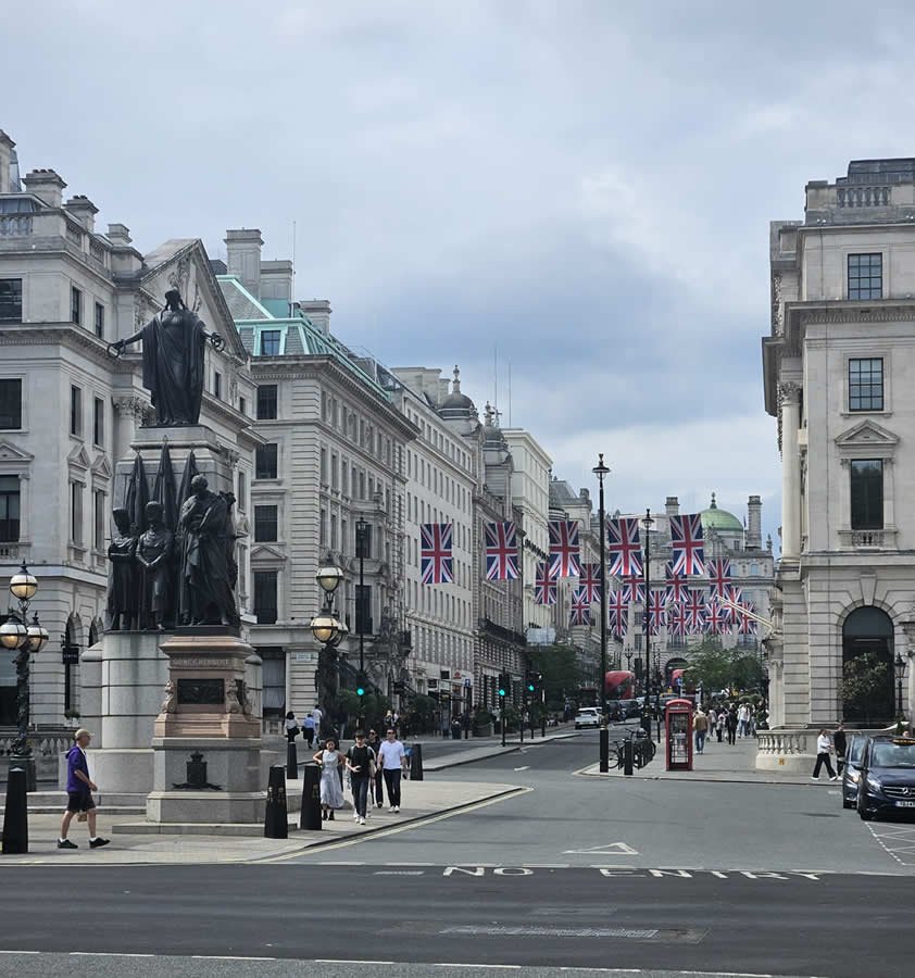 Airport transfers Brentwood Essex airport transfers near me